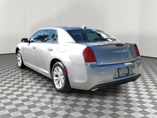 2016 Chrysler 300 Limited