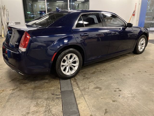 2016 Chrysler 300 Limited