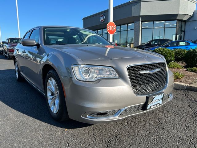 2016 Chrysler 300 Limited