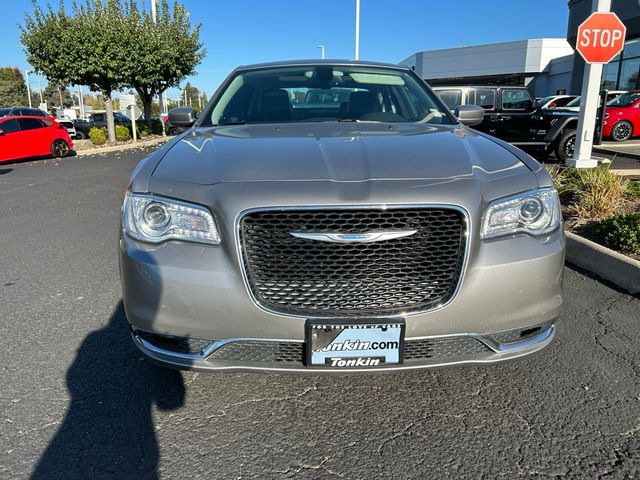 2016 Chrysler 300 Limited