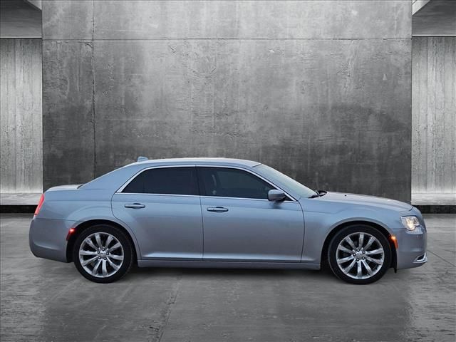 2016 Chrysler 300 Limited