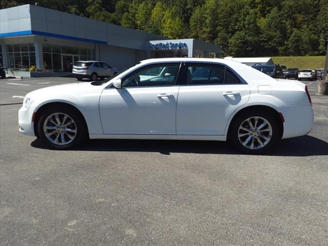 2016 Chrysler 300 Limited