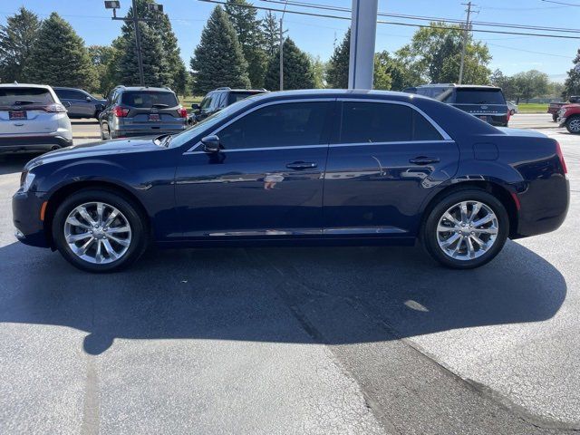 2016 Chrysler 300 Limited