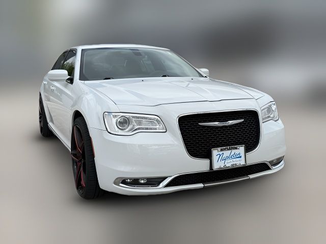 2016 Chrysler 300 Limited