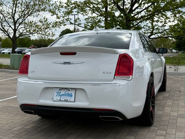 2016 Chrysler 300 Limited