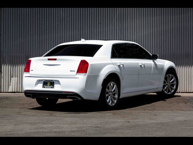 2016 Chrysler 300 Limited