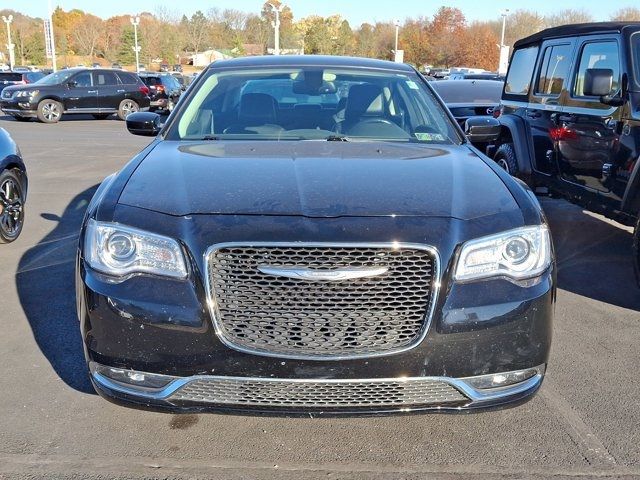 2016 Chrysler 300 Limited