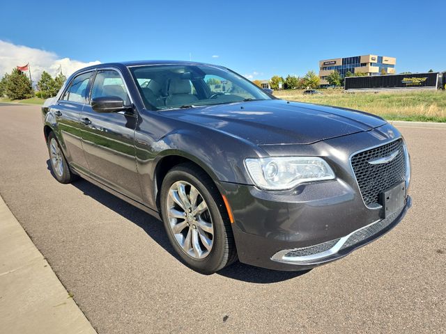 2016 Chrysler 300 Limited