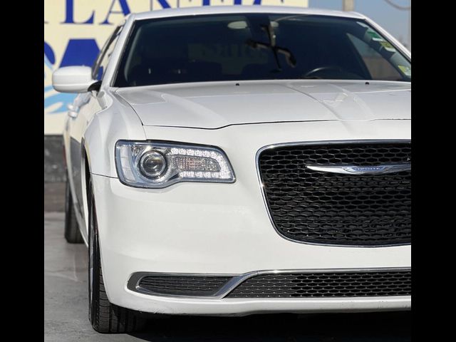 2016 Chrysler 300 Limited