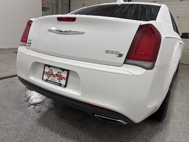 2016 Chrysler 300 300S