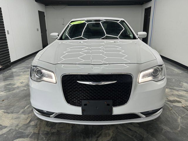 2016 Chrysler 300 Touring