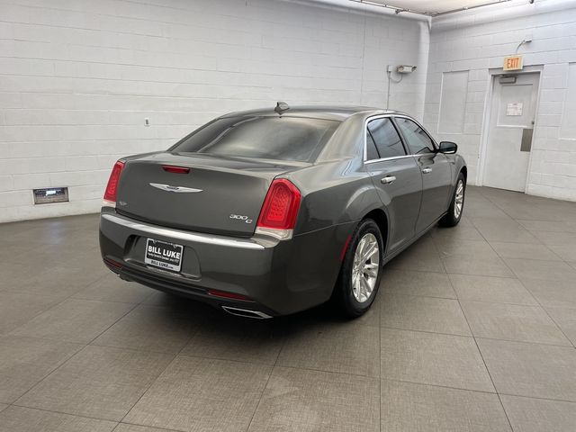 2016 Chrysler 300 300C