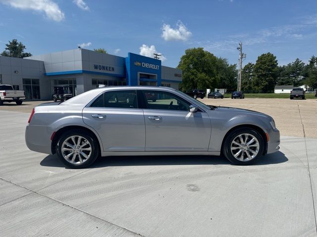 2016 Chrysler 300 300C