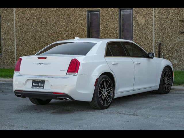 2016 Chrysler 300 Limited