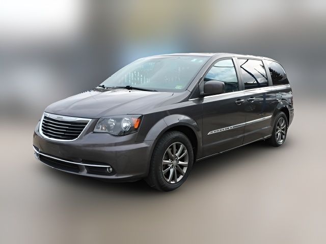 2016 Chrysler Town & Country S