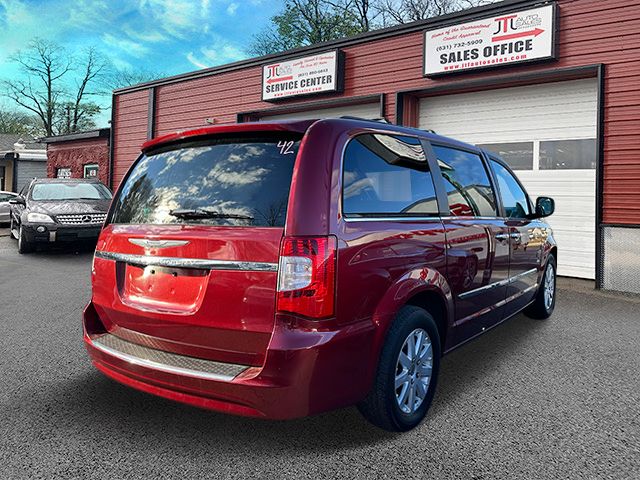 2016 Chrysler Town & Country Touring