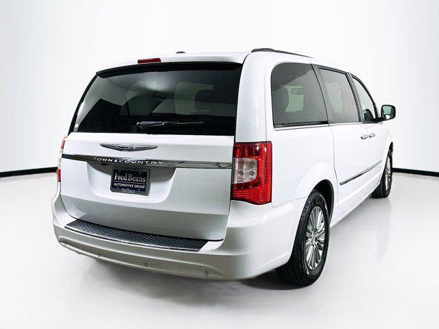 2016 Chrysler Town & Country Touring-L Anniversary Edition