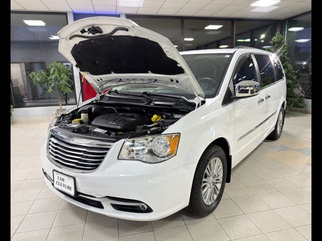 2016 Chrysler Town & Country Touring-L Anniversary Edition