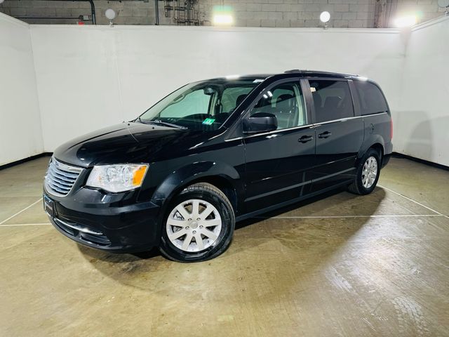 2016 Chrysler Town & Country LX