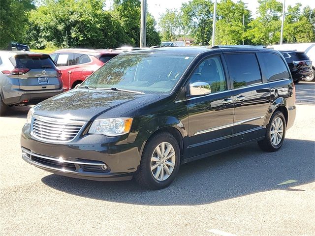 2016 Chrysler Town & Country Limited Platinum