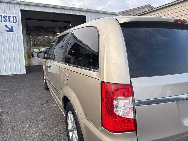 2016 Chrysler Town & Country Limited