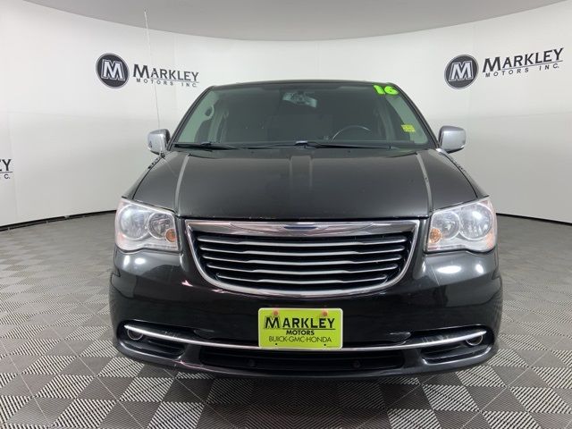 2016 Chrysler Town & Country Limited