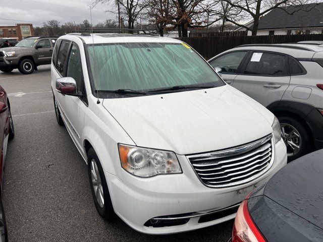 2016 Chrysler Town & Country Limited Platinum