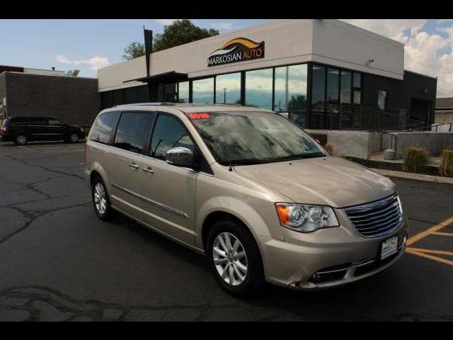 2016 Chrysler Town & Country Limited Platinum