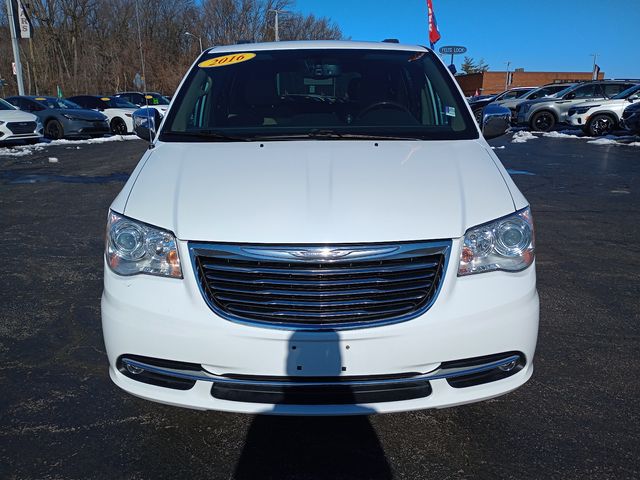 2016 Chrysler Town & Country Limited Platinum