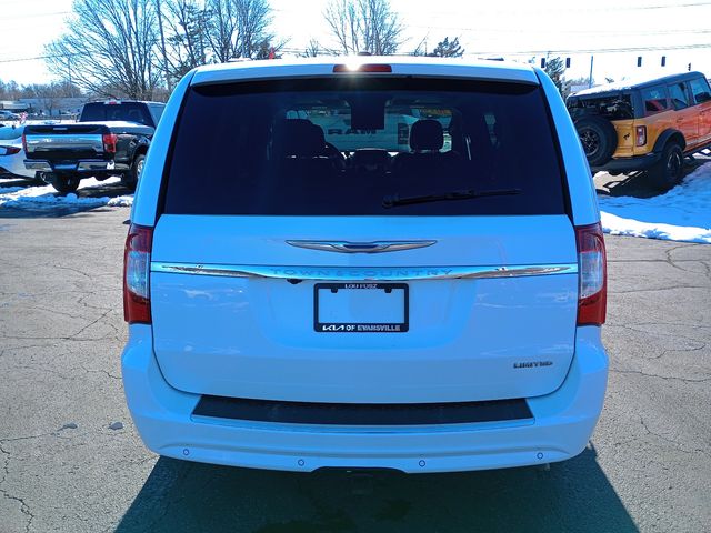 2016 Chrysler Town & Country Limited Platinum