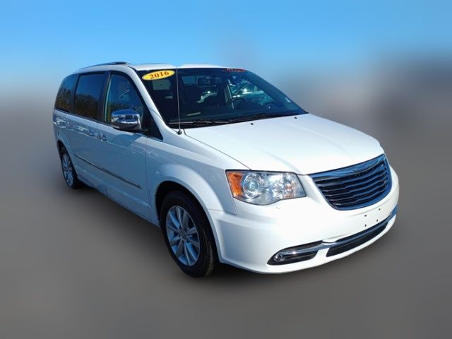 2016 Chrysler Town & Country Limited Platinum