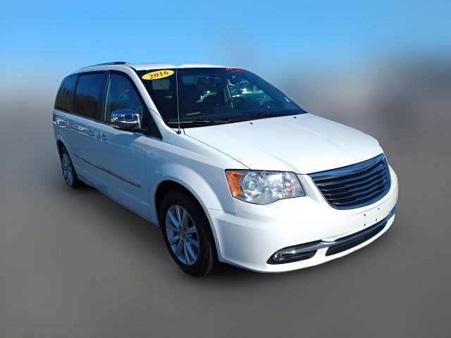 2016 Chrysler Town & Country Limited Platinum