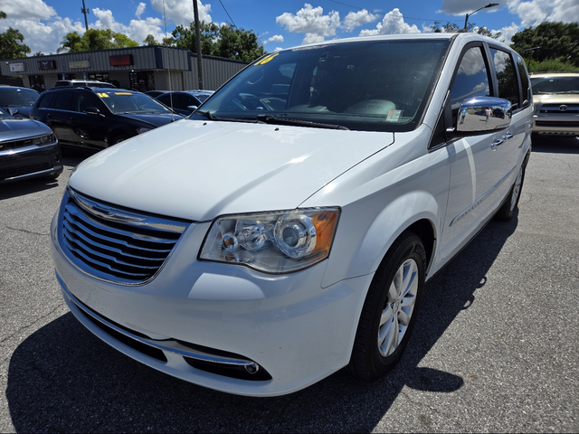 2016 Chrysler Town & Country Limited Platinum