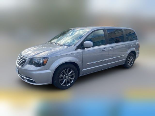 2016 Chrysler Town & Country S