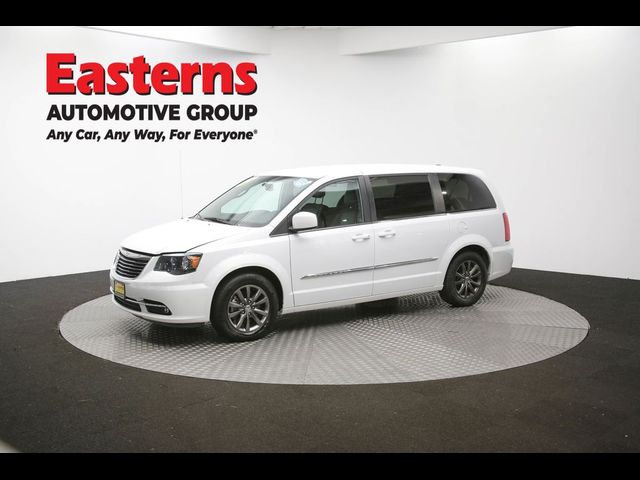 2016 Chrysler Town & Country S
