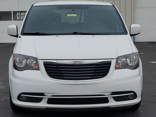 2016 Chrysler Town & Country S