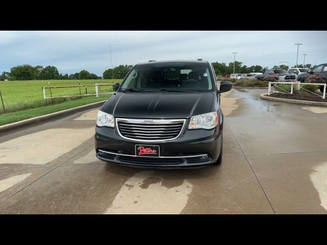 2016 Chrysler Town & Country Touring