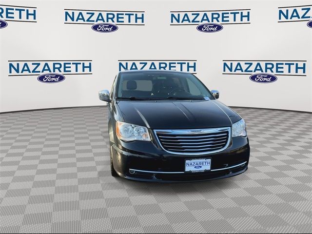 2016 Chrysler Town & Country Touring