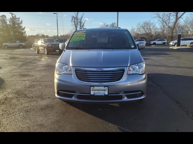 2016 Chrysler Town & Country Touring