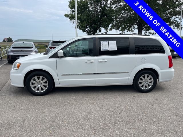 2016 Chrysler Town & Country Touring