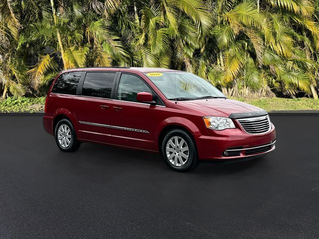 2016 Chrysler Town & Country Touring