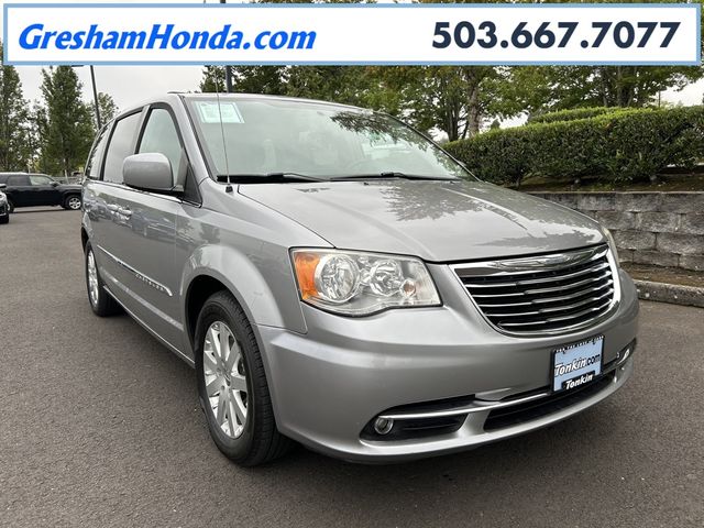 2016 Chrysler Town & Country Touring