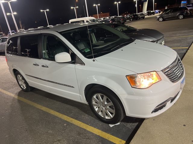 2016 Chrysler Town & Country Touring