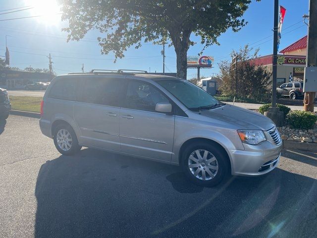 2016 Chrysler Town & Country Touring