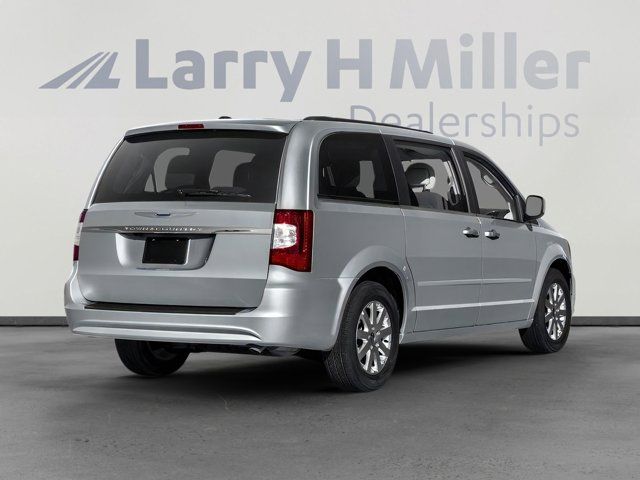 2016 Chrysler Town & Country Touring