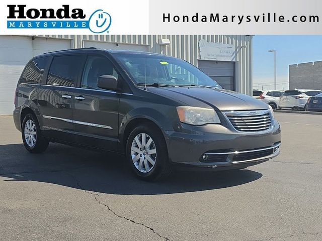 2016 Chrysler Town & Country Touring
