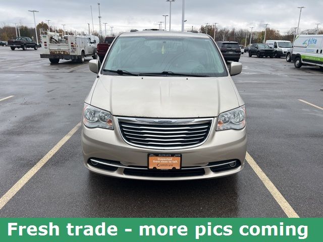 2016 Chrysler Town & Country Touring