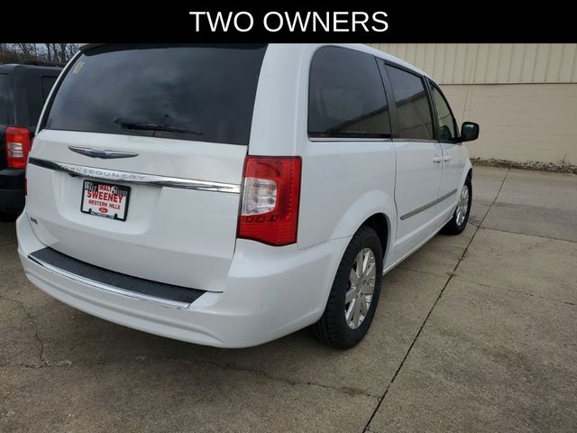 2016 Chrysler Town & Country Touring