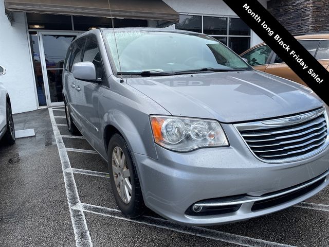 2016 Chrysler Town & Country Touring