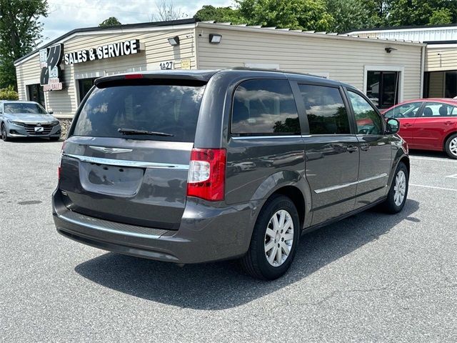 2016 Chrysler Town & Country Touring